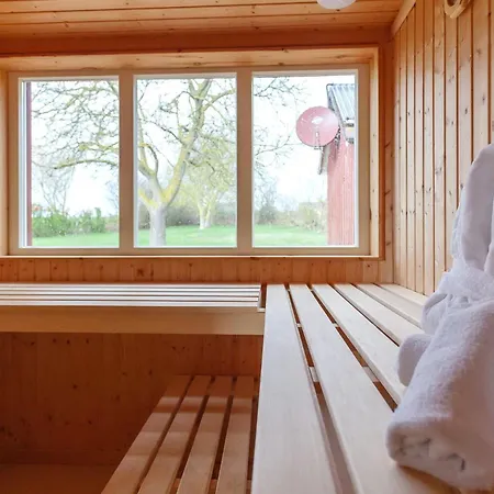 Semesterbostad Reet Middelhagen